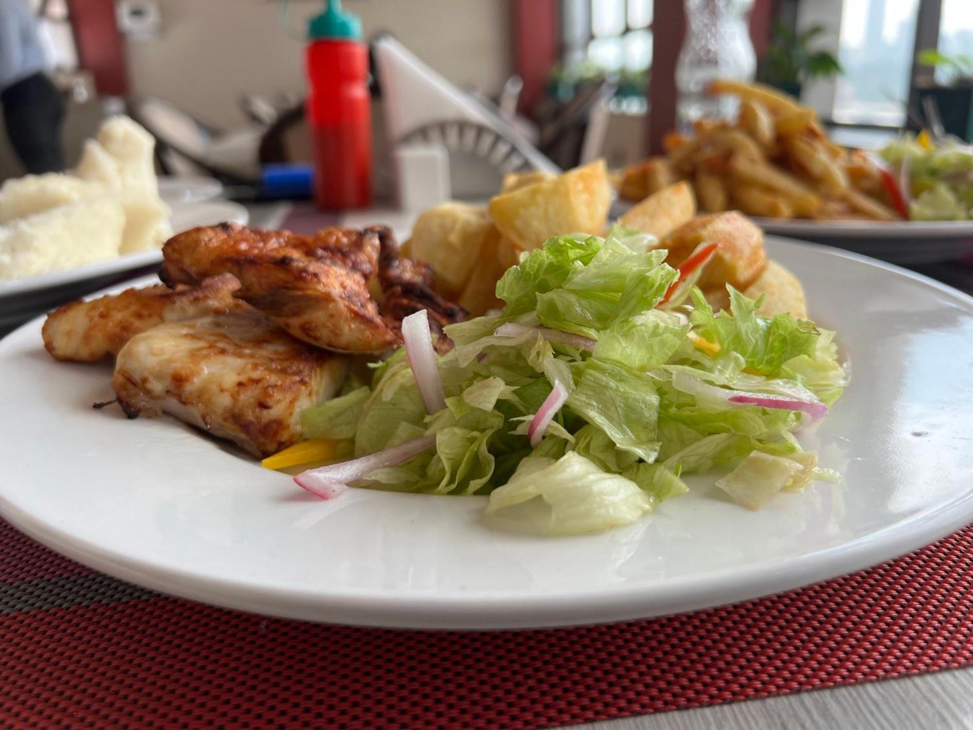 Hemak Suites Nairobi Luaran gambar