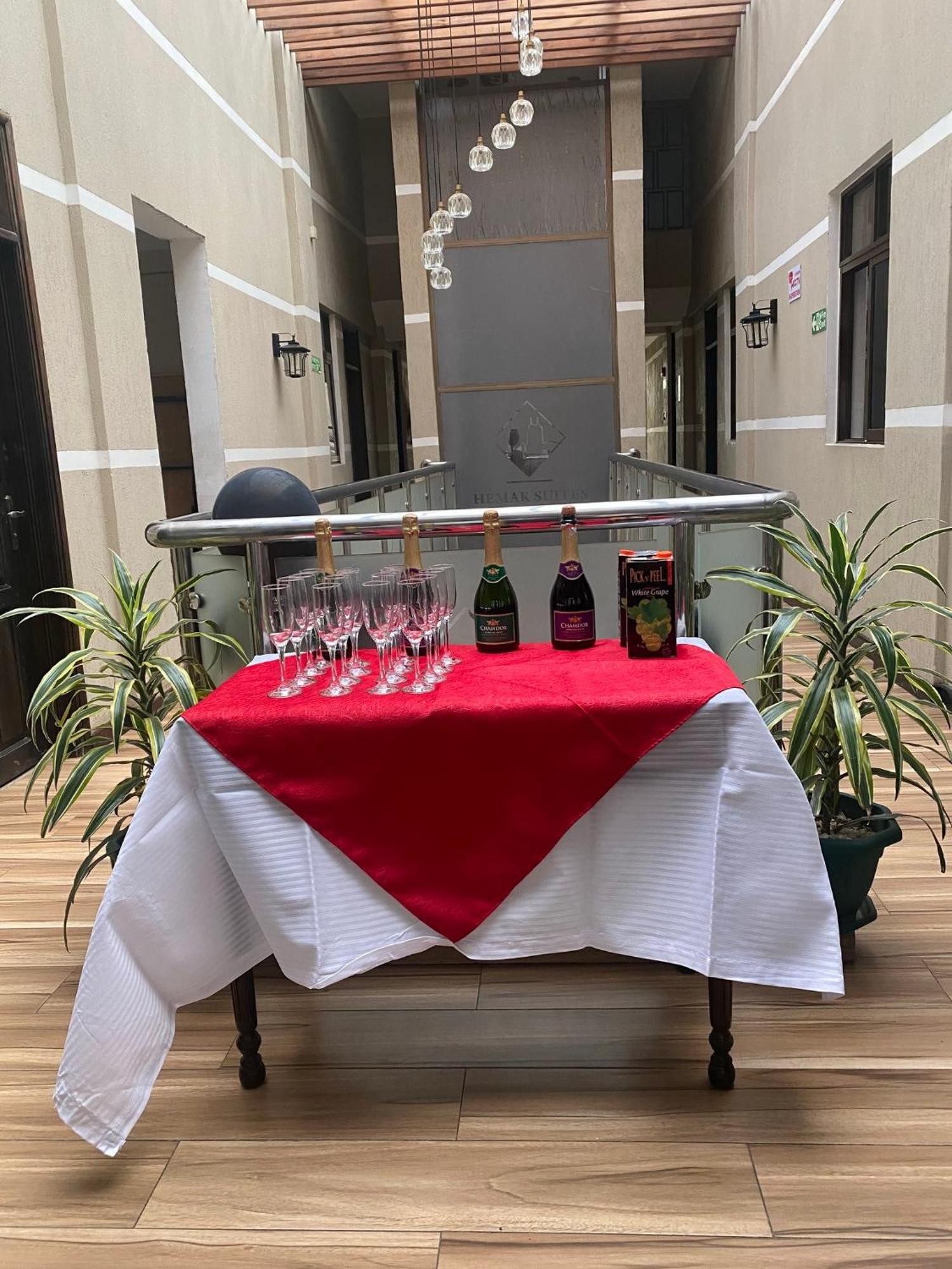 Hemak Suites Nairobi Luaran gambar