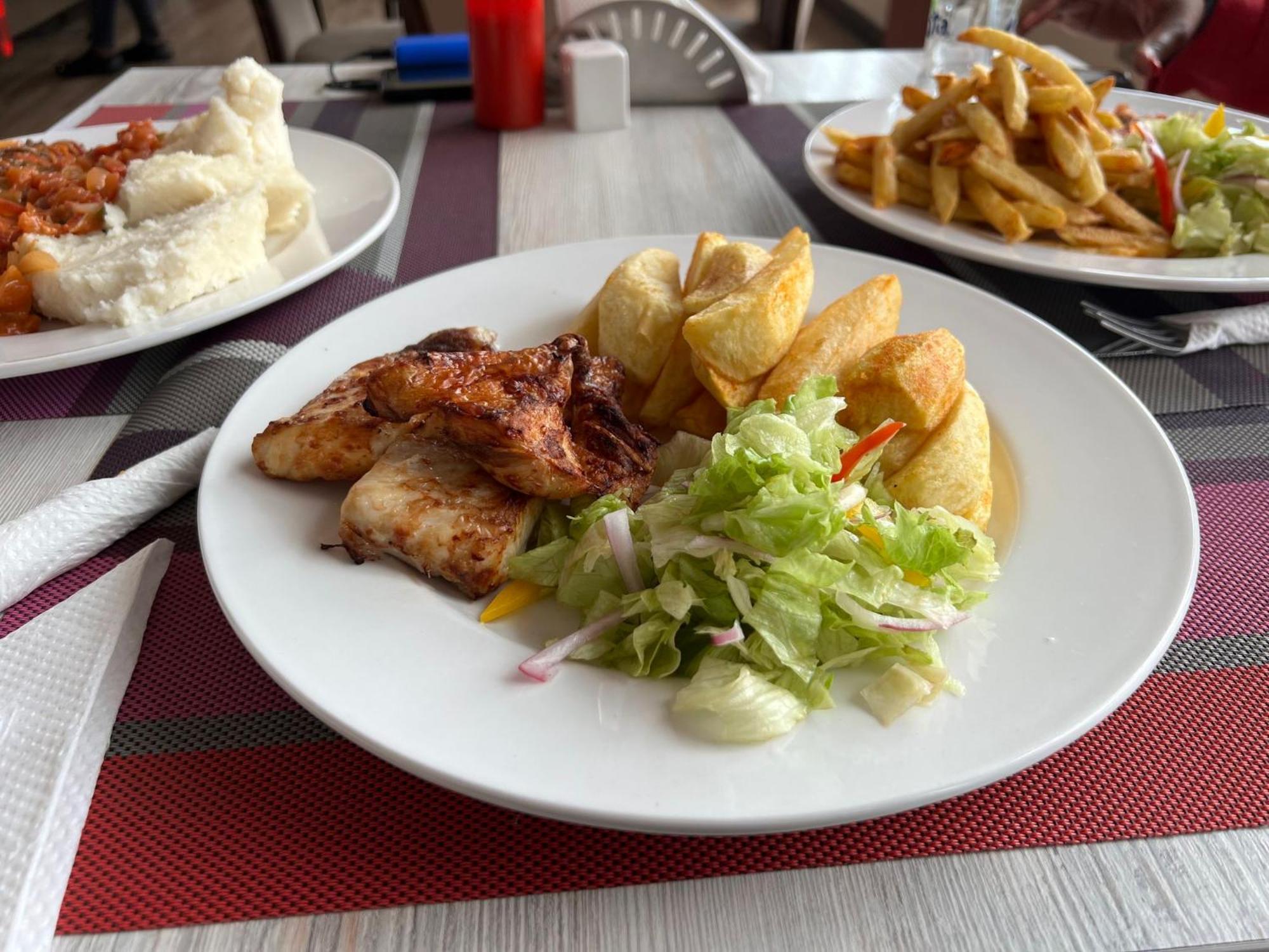 Hemak Suites Nairobi Luaran gambar