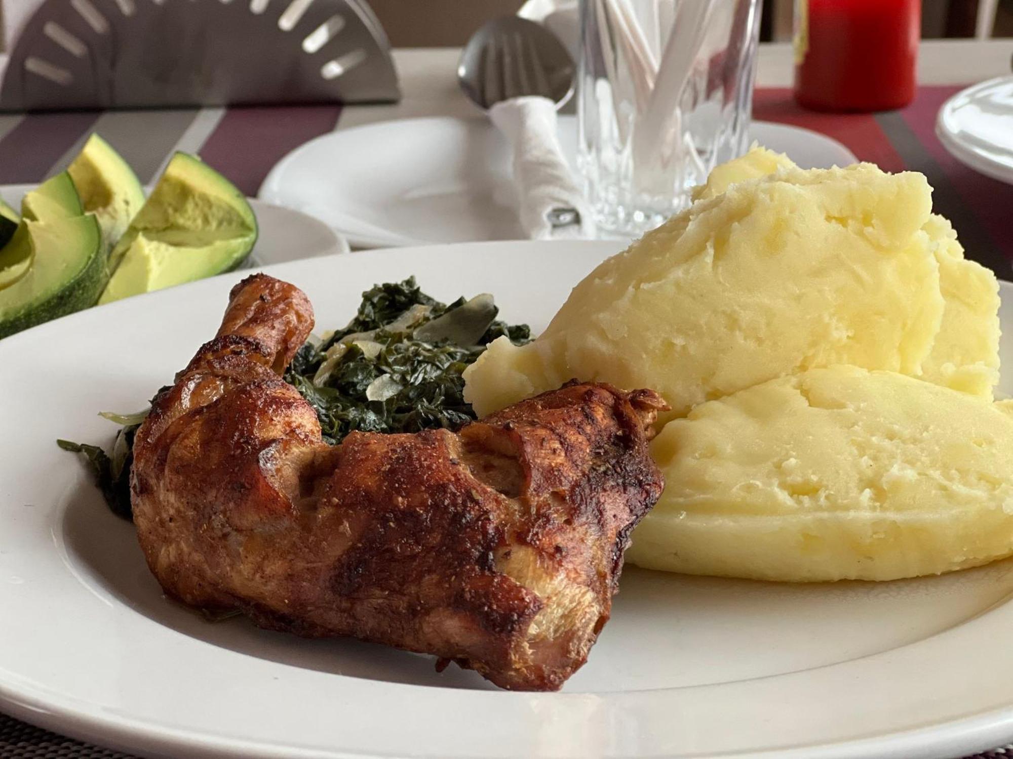 Hemak Suites Nairobi Luaran gambar