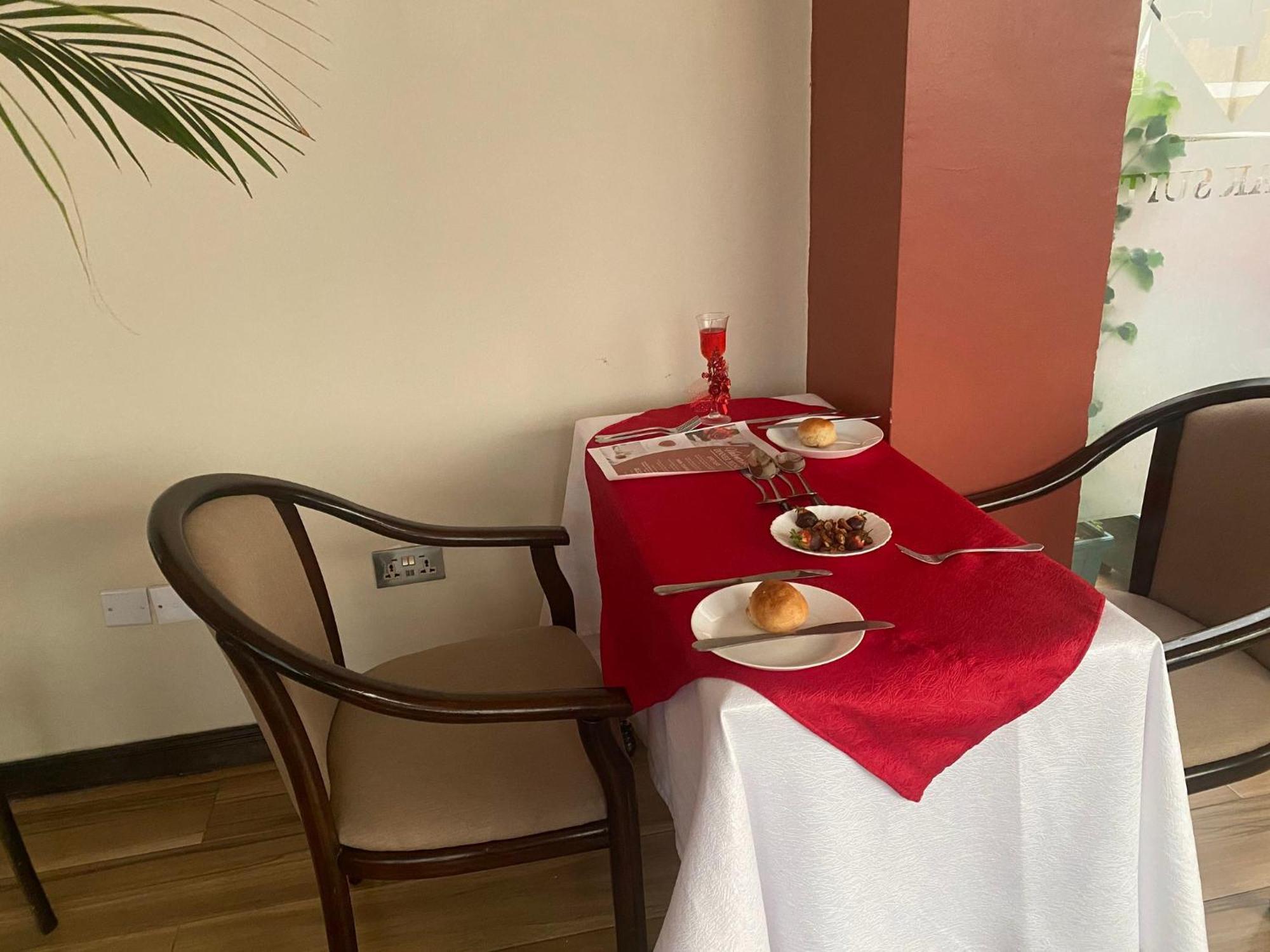 Hemak Suites Nairobi Luaran gambar