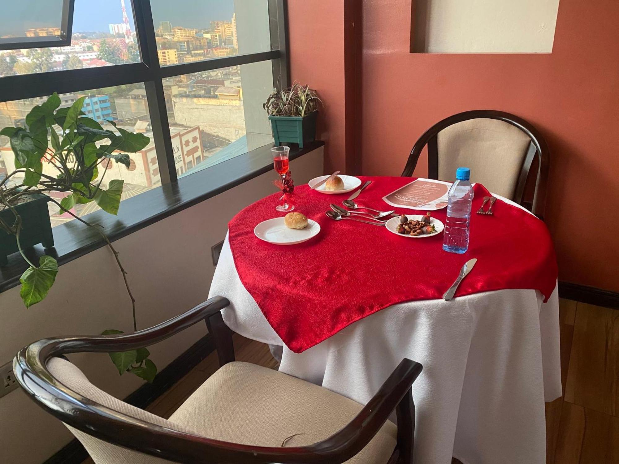 Hemak Suites Nairobi Luaran gambar
